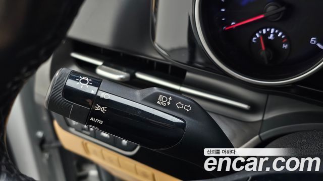 Kia Canival 2021 — photo 18