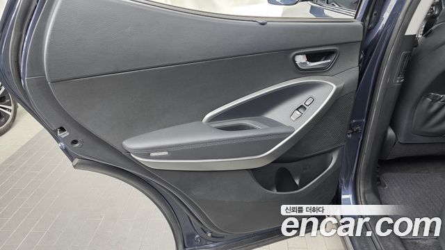 Hyundai Santafe 2018 — photo 15