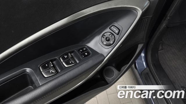 Hyundai Santafe 2018 — photo 28