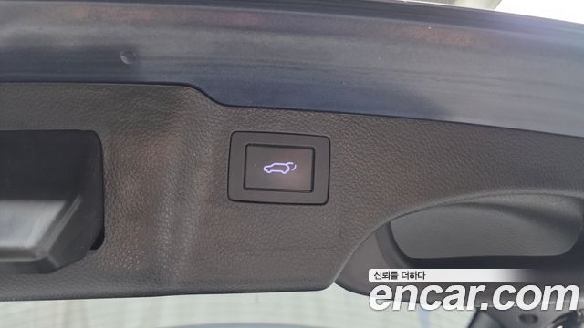 Hyundai Santafe 2018 — photo 29