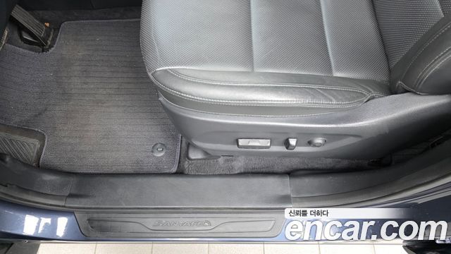 Hyundai Santafe 2018 — photo 31