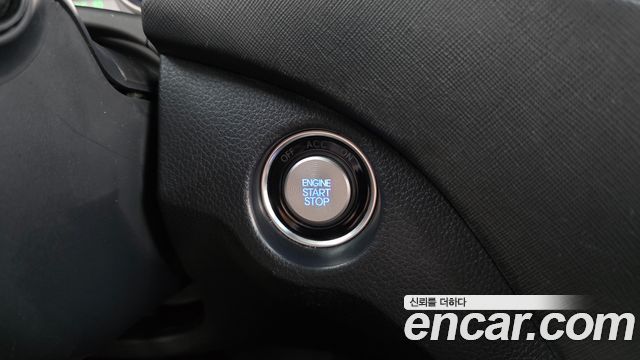 Hyundai Santafe 2018 — photo 32