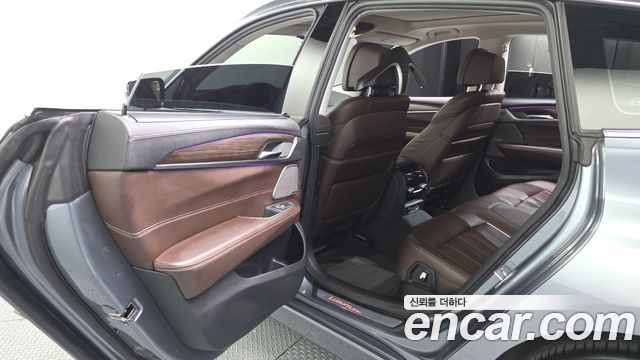 BMW Gran Turismo 2018 — photo 16