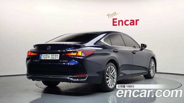 Lexus ES 2022 — photo 2