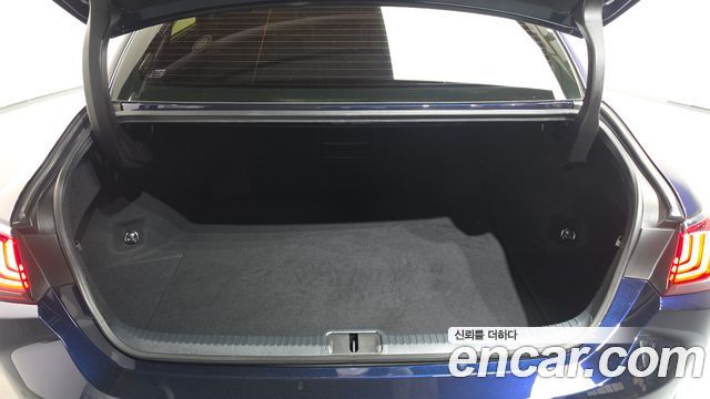 Lexus ES 2022 — photo 31