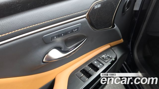 Lexus ES 2022 — photo 34