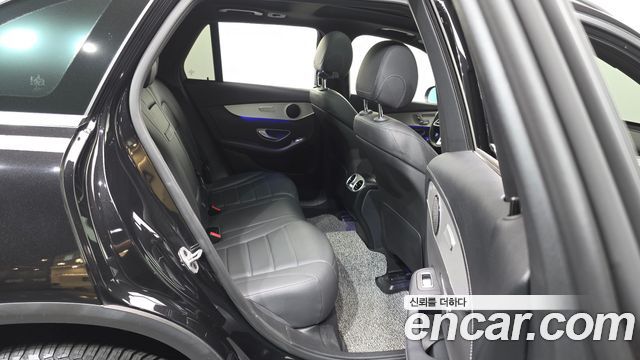 Mercedes-Benz GLC-Class 2021 — photo 18