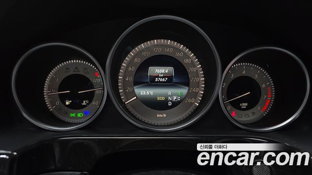Mercedes-Benz E-Class 2014 — photo 8