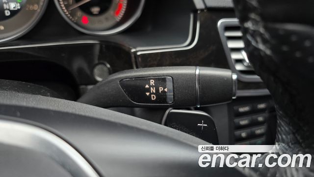 Mercedes-Benz E-Class 2014 — photo 9