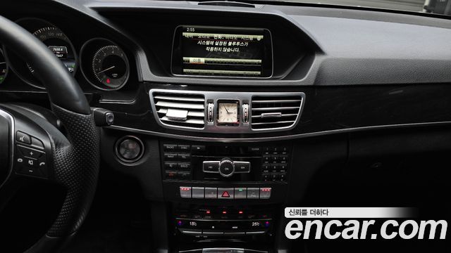 Mercedes-Benz E-Class 2014 — photo 14