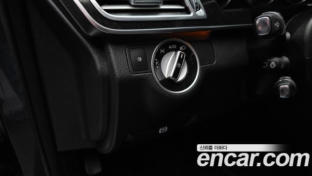 Mercedes-Benz E-Class 2014 — photo 16
