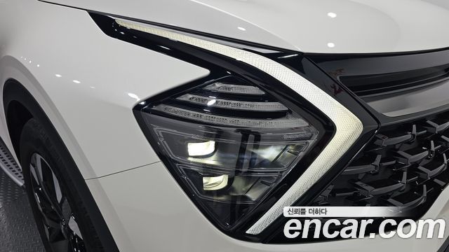 Kia Sportage 2023 — photo 8