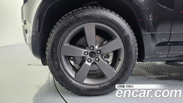 Land Rover Defender 2026 — photo 5