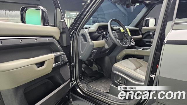 Land Rover Defender 2026 — photo 10