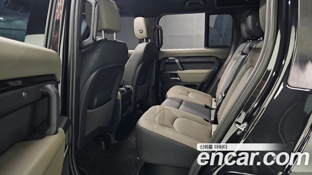 Land Rover Defender 2026 — photo 12
