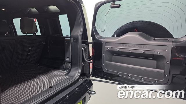 Land Rover Defender 2026 — photo 19