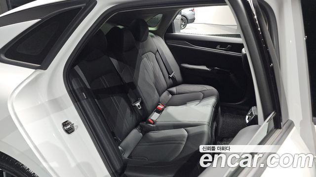 Kia K5 2024 — photo 17