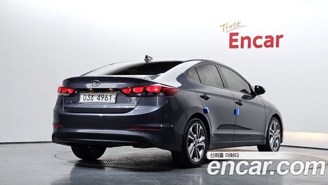 Hyundai AVANTE 2018 — photo 2