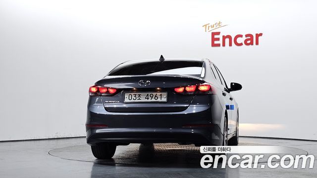 Hyundai AVANTE 2018 — photo 4