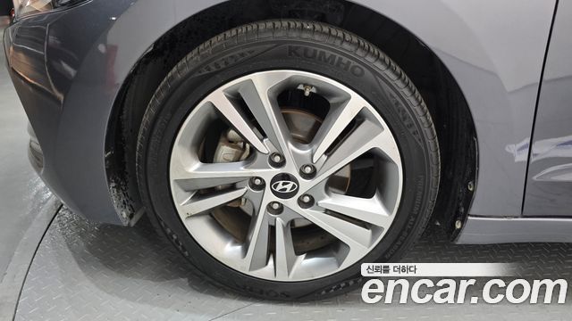 Hyundai AVANTE 2018 — photo 5