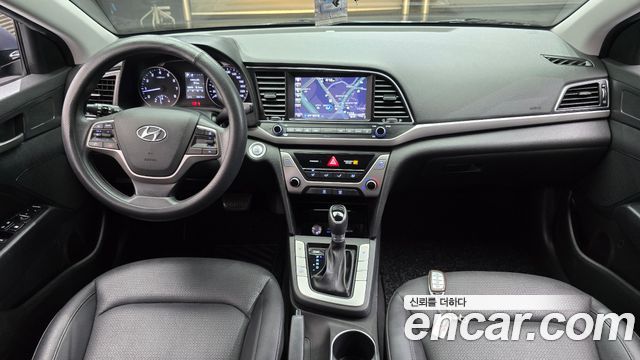 Hyundai AVANTE 2018 — photo 10