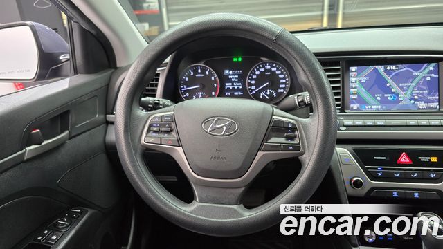 Hyundai AVANTE 2018 — photo 19