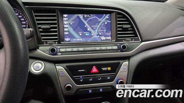 Hyundai AVANTE 2018 — photo 20