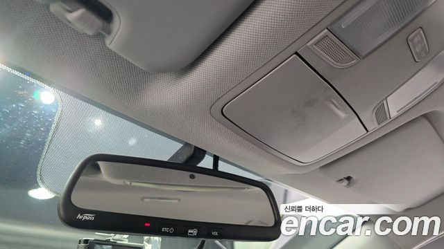 Hyundai AVANTE 2018 — photo 24