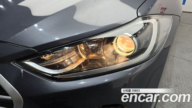 Hyundai AVANTE 2018 — photo 8