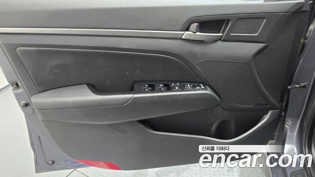 Hyundai AVANTE 2018 — photo 14