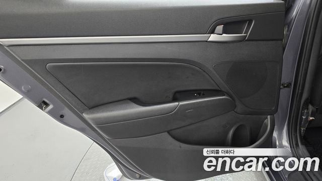 Hyundai AVANTE 2018 — photo 15