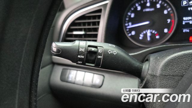 Hyundai AVANTE 2018 — photo 29