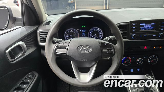 Hyundai Venue 2021 — photo 19