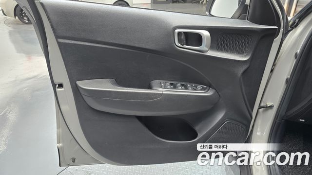 Hyundai Venue 2021 — photo 14