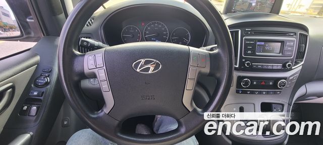 Hyundai Starex 2017 — photo 9