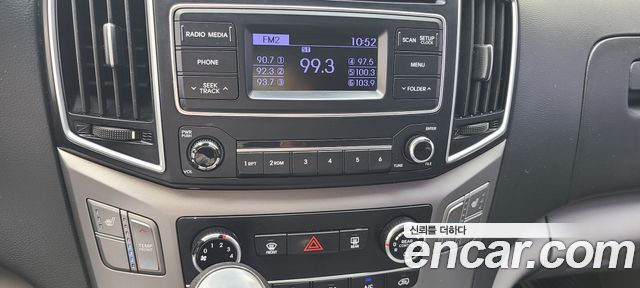 Hyundai Starex 2017 — photo 10