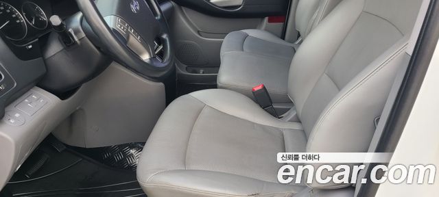 Hyundai Starex 2017 — photo 11