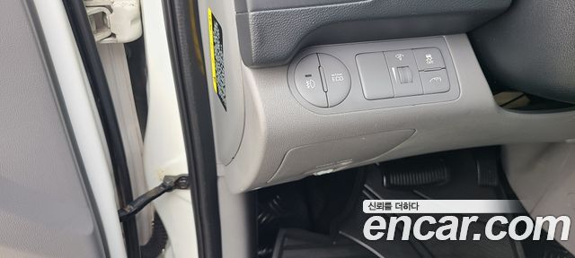 Hyundai Starex 2017 — photo 12