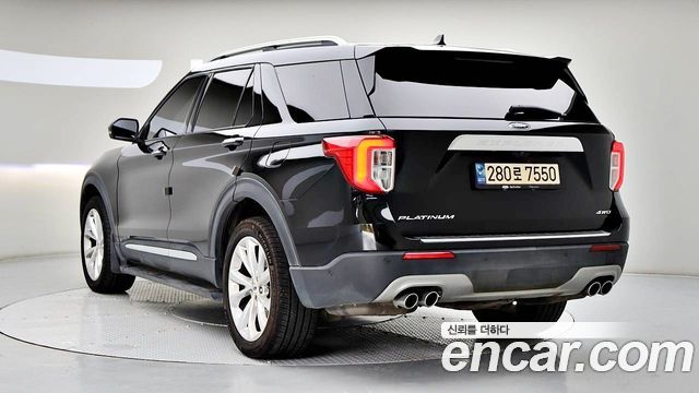Ford Explorer 2022 — photo 2