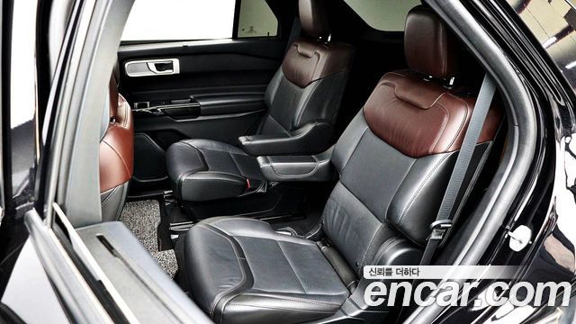 Ford Explorer 2022 — photo 8