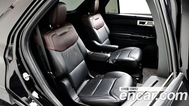 Ford Explorer 2022 — photo 9