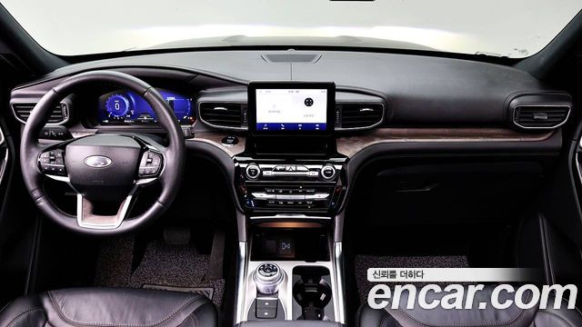 Ford Explorer 2022 — photo 14