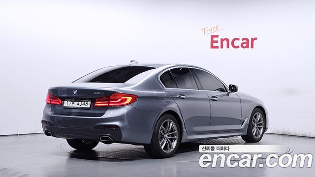 BMW 5-Series 2018 — photo 2