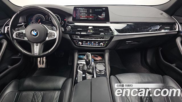 BMW 5-Series 2018 — photo 10
