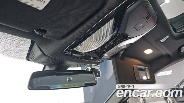 BMW 5-Series 2018 — photo 24