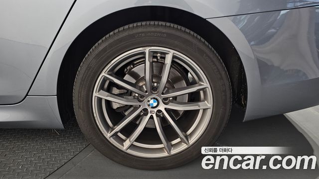 BMW 5-Series 2018 — photo 7