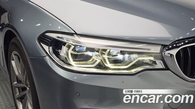 BMW 5-Series 2018 — photo 8
