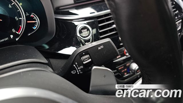 BMW 5-Series 2018 — photo 27