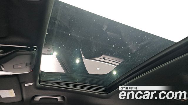 BMW 5-Series 2018 — photo 35