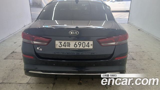 Kia K5 2019 — photo 17